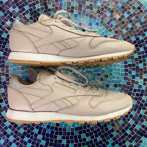 Nude Reebok Classics - Picture 5 of 12